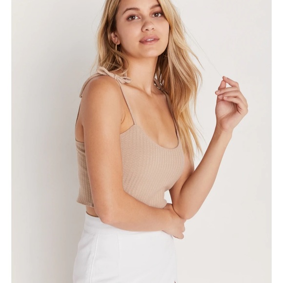 Backyard Roses Betty Cropped Tank - Picture 2 of 5